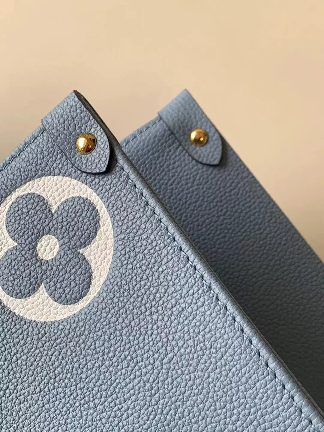 LOUIS VUITTON 35 X 27 X 14CM ONTHEGO MM BAG