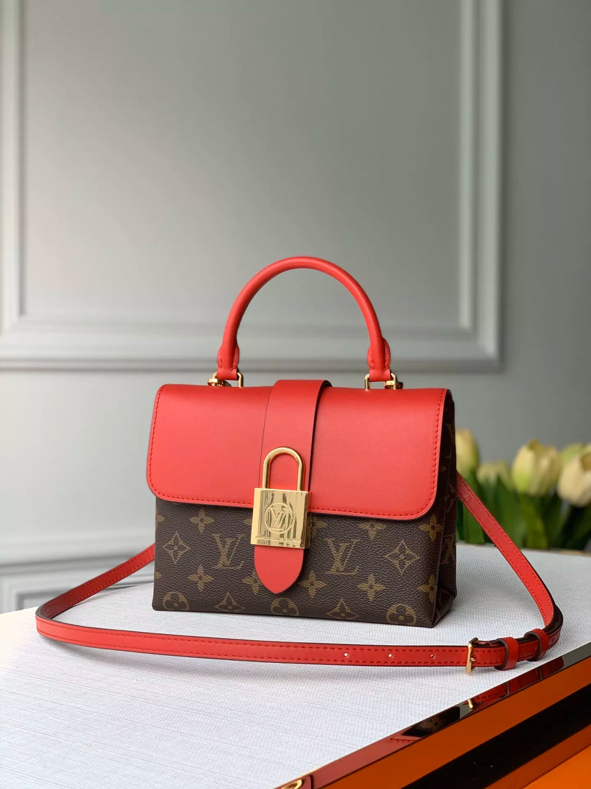 LOUIS VUITTON 21X17X8CM LOCKY