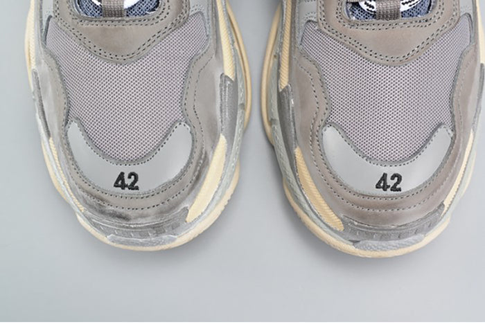 BALENCIAGA 17FW TRIPLE S WASHED SHOW SNEA GREY MENS