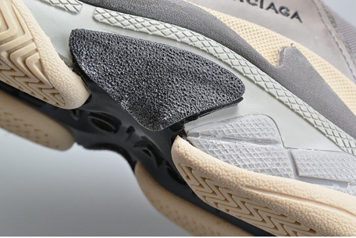 BALENCIAGA 17FW TRIPLE S WASHED SHOW SNEA GREY MENS