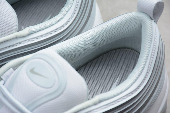 NIKE AIR MAX 97 "ULTRA 17 PREMIUM PURE PLATINUM"