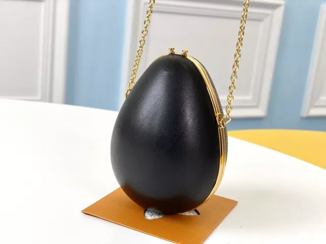 LOUIS VUITTON 10 × 13 CM EGG