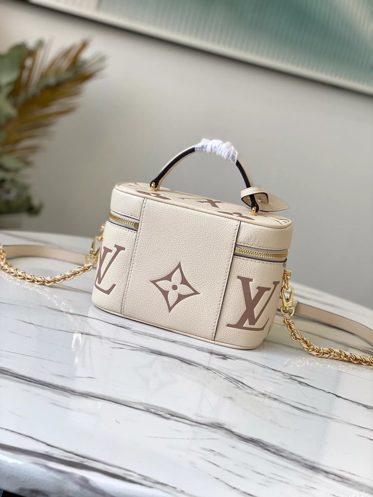 LOUIS VUITTON 19 X 13 X 11CM MONOGRAM NICE VANITY