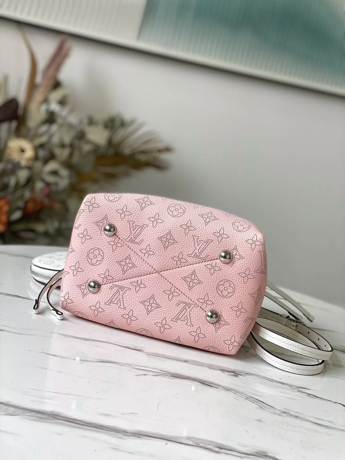 LOUIS VUITTON 19 X 22 X 14CM BELLA BAG