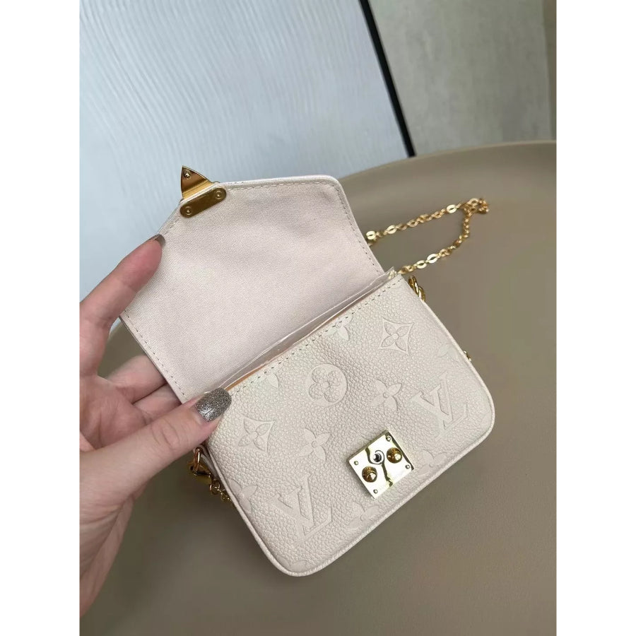 LOUIS VUITTON 14*11*3.5CM MICRO METIS CHAIN BAG, LEATHER