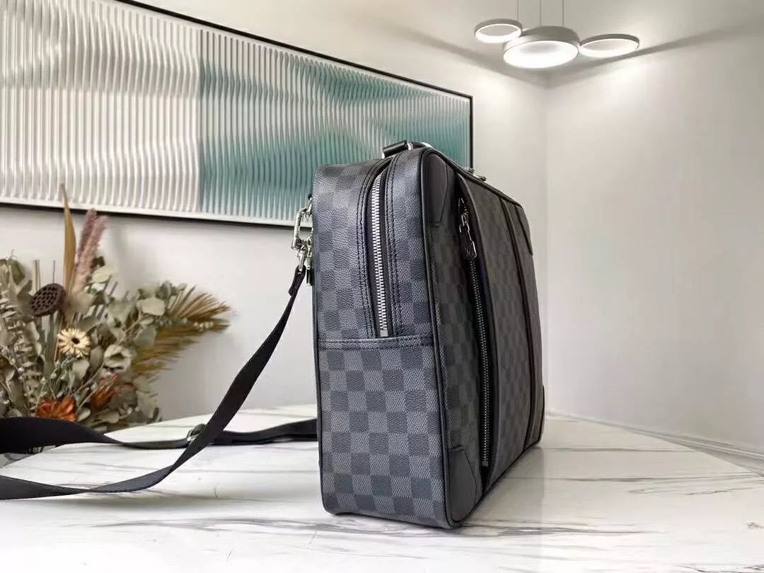 LOUIS VUITTON 29 X 38.5 X 11CM BRIEFCASE BACKPACK
