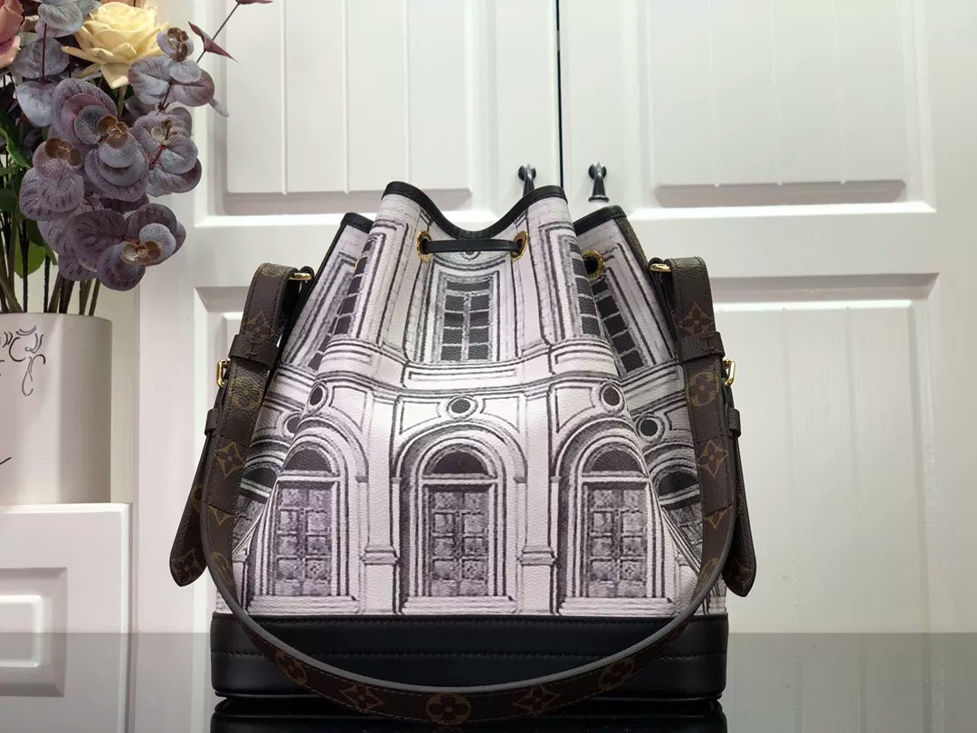LOUIS VUITTON 26X17·5X27CM BUCKET BAGS