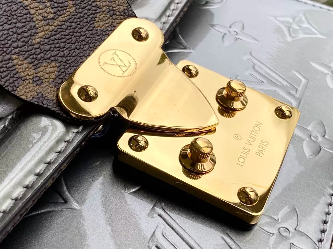 LOUIS VUITTON WYNWOOD CHAIN BAG，MONOGRAM VERNIS LEATHER + MONOGRAM CANVAS