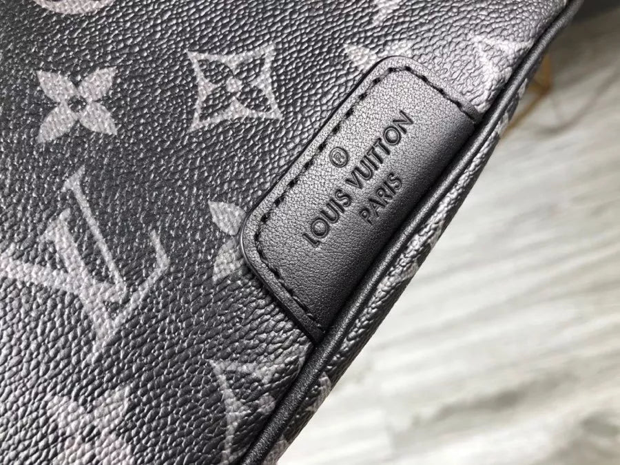 LOUIS VUITTON 47×20×9CM DISCOVERY BAG