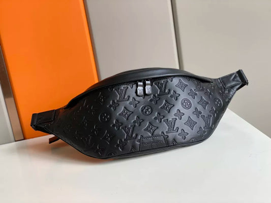 LOUIS VUITTON DISCOVERY BUMBAG