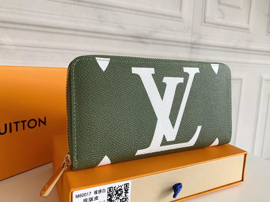 LOUIS VUITTON 19X10CM ZIPPY BAG