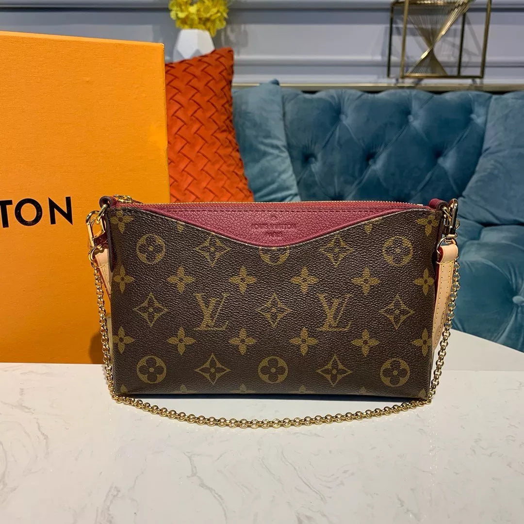LOUIS VUITTON 23.0 X 13.0 X 5.0 CM PALLS CLUTH MONOGRAM