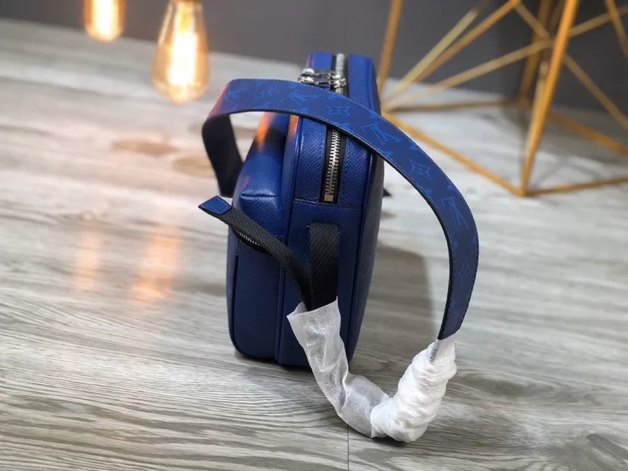 LOUIS VUITTON 29.5×20×10.5CM OUTDOOR