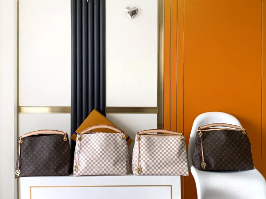 LOUIS VUITTON 6 X 32 X 24CM ARTSY DAMIER AZUR