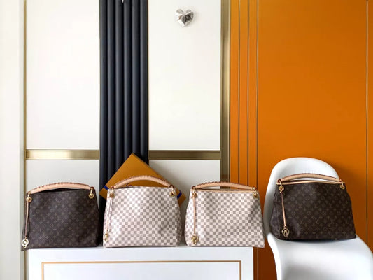 LOUIS VUITTON 6 X 32 X 24CM ARTSY DAMIER AZUR