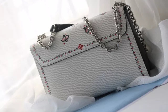 LOUIS VUITTON MM 23 X 18 X 8 CM 1 COLOR