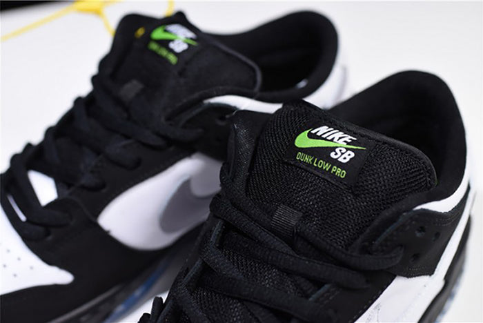 NIKE SB DUNK LOW "STAPLE PANDA PIGEON"