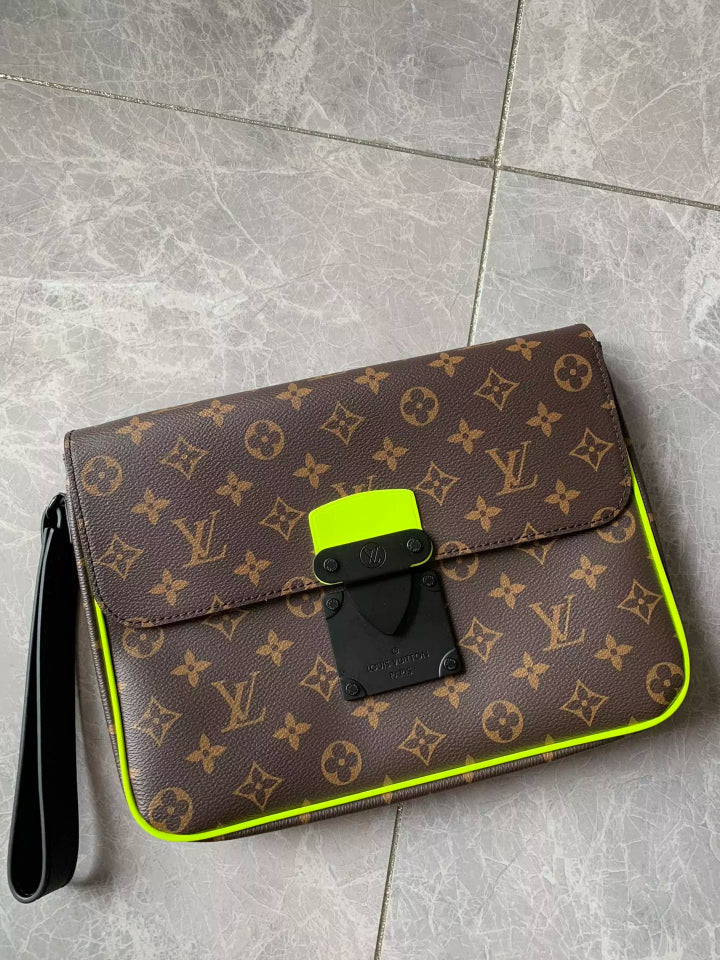 LOUIS VUITTON 27 X 21 X 3.5CM S LOCK 4A MONOGRAM MACASSAR