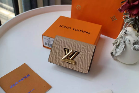 LOUIS VUITTON 10.5 x 7.0 x 3.0 CM MULTICARTES BAG