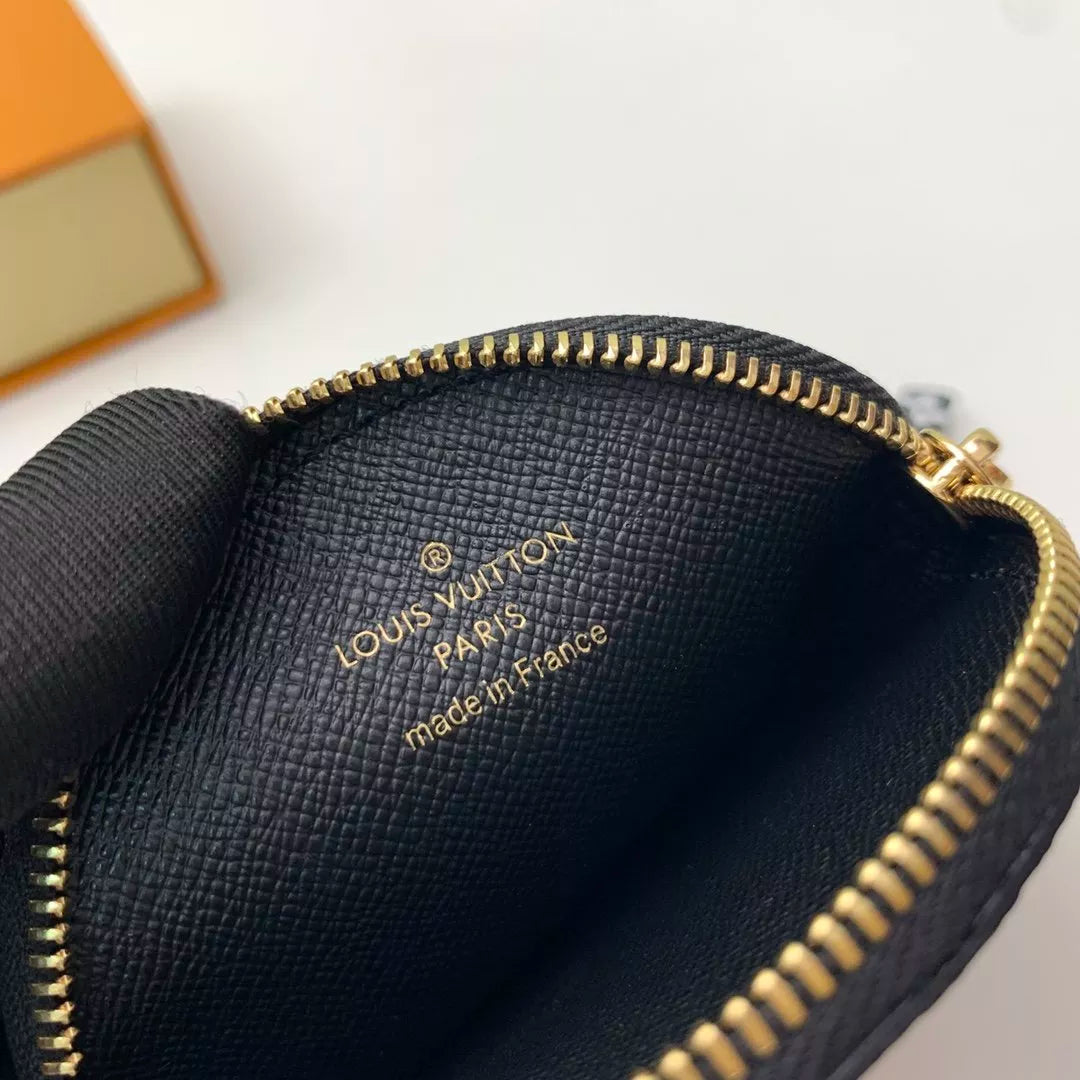 LOUIS VUITTON 9.0 X 9.0 X 1.0CM CRAFTY BAG