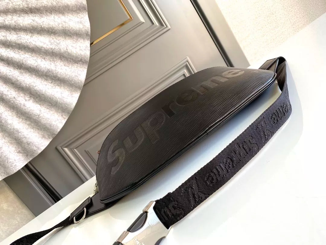 LOUIS VUITTON 24*11CM SUPREME CO BRANDED CHEST BAG, COWHIDE