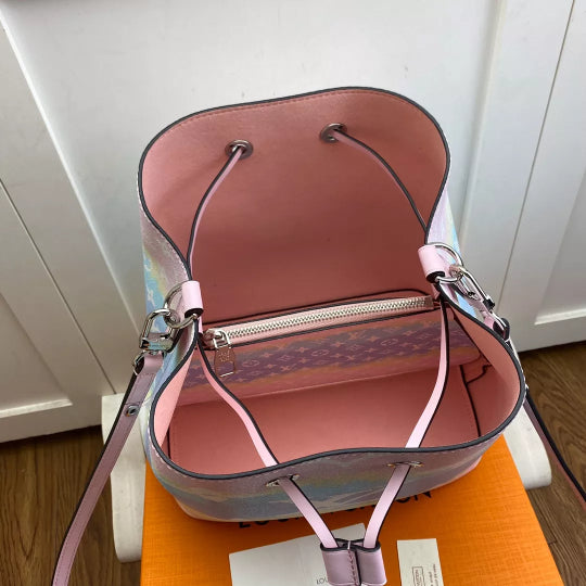 LOUIS VUITTON 26.0 X 26.0 X 17.5 CM ESCALE NÉONOÉ MONOGRAM BUCKET BAG