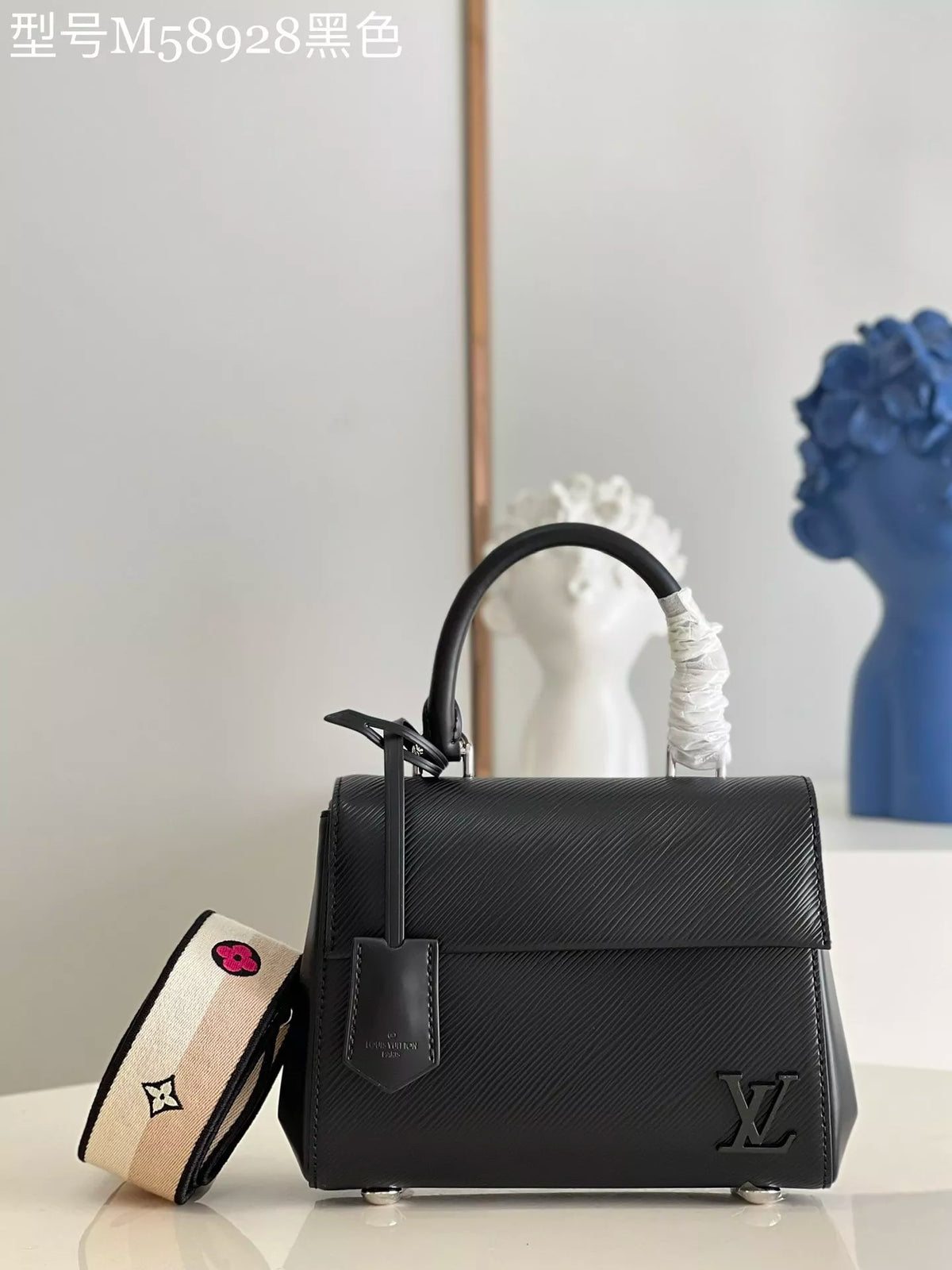 LOUIS VUITTON CLUNY HANDBAG, EPI LEATHER