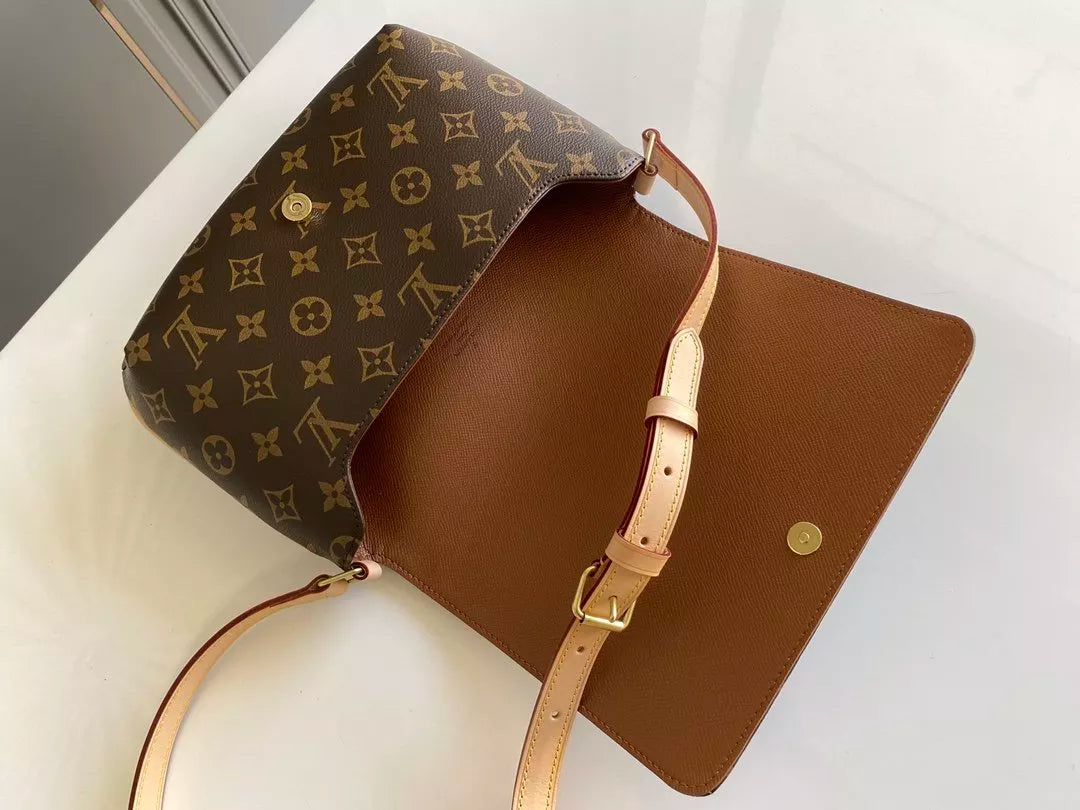 LOUIS VUITTON 25X22X4CM MEDIEVAL POSTMAN BAG