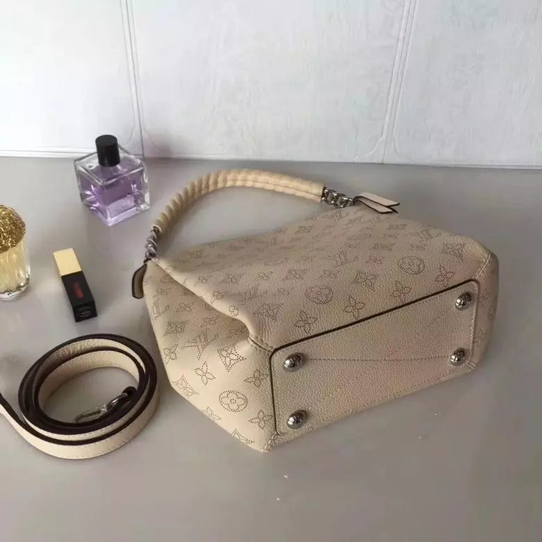 LOUIS VUITTON 24.0 X 24.0 X 14.0 CM BABYLONE CHAIN BB