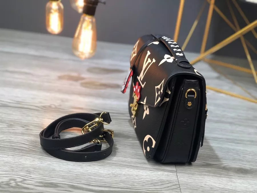 LOUIS VUITTON 25×19×7CM CRAFTY POCHETTE MÉTIS BAG