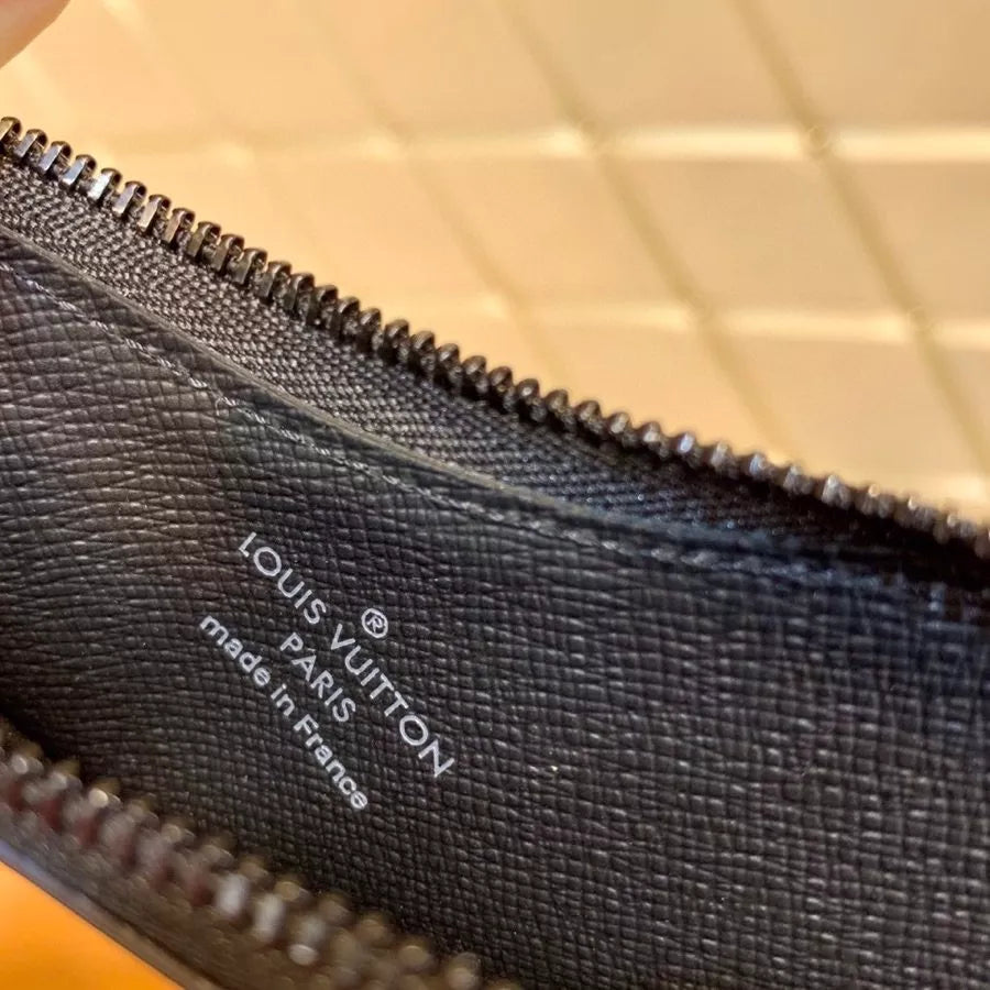 LOUIS VUITTON 10.5 X 17.0 X 1.0 CM DUCK DUCK WALLET BAG
