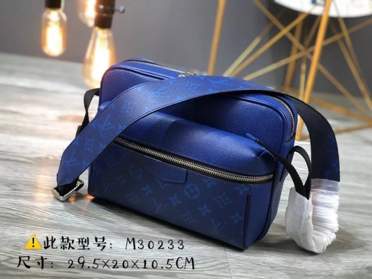 LOUIS VUITTON 29.5×20×10.5CM OUTDOOR