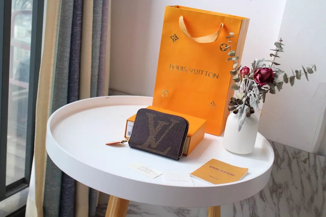 LOUIS VUITTON 11.0 x 8.5 x 2.0CM WALLET BAG