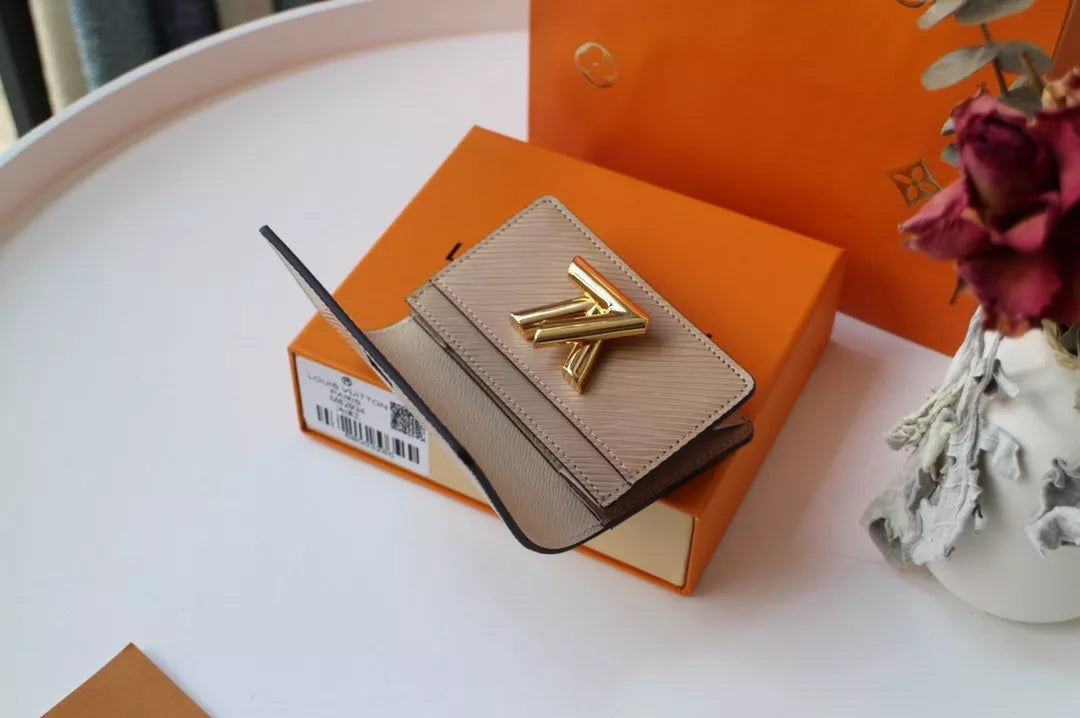 LOUIS VUITTON 10.5 x 7.0 x 3.0 CM MULTICARTES BAG