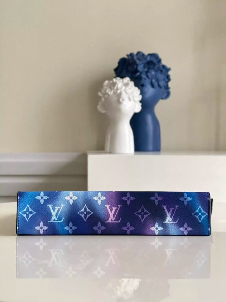 LOUIS VUITTON 27 X 21 X 6 CM POCHETTE VOYAGE MONOGRAM