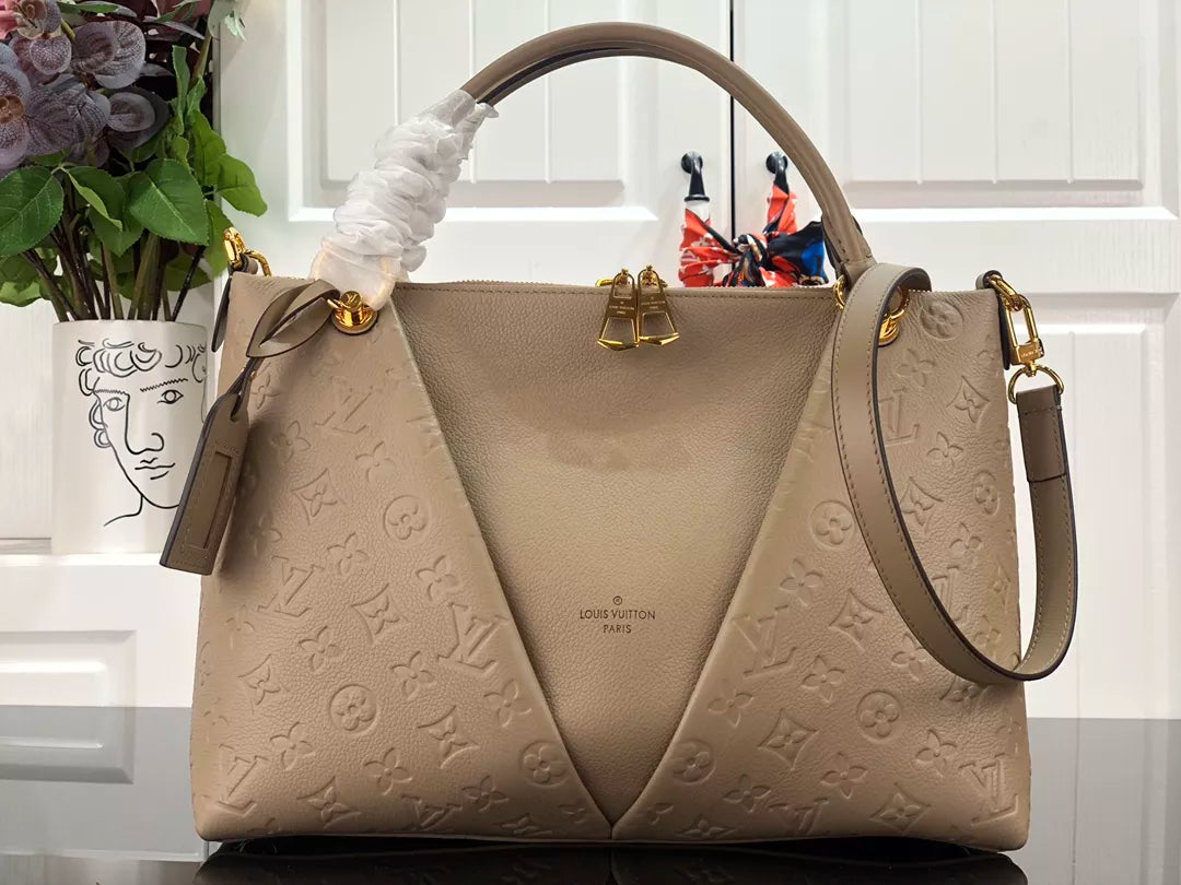 LOUIS VUITTON SAC TOTE V MM BAG