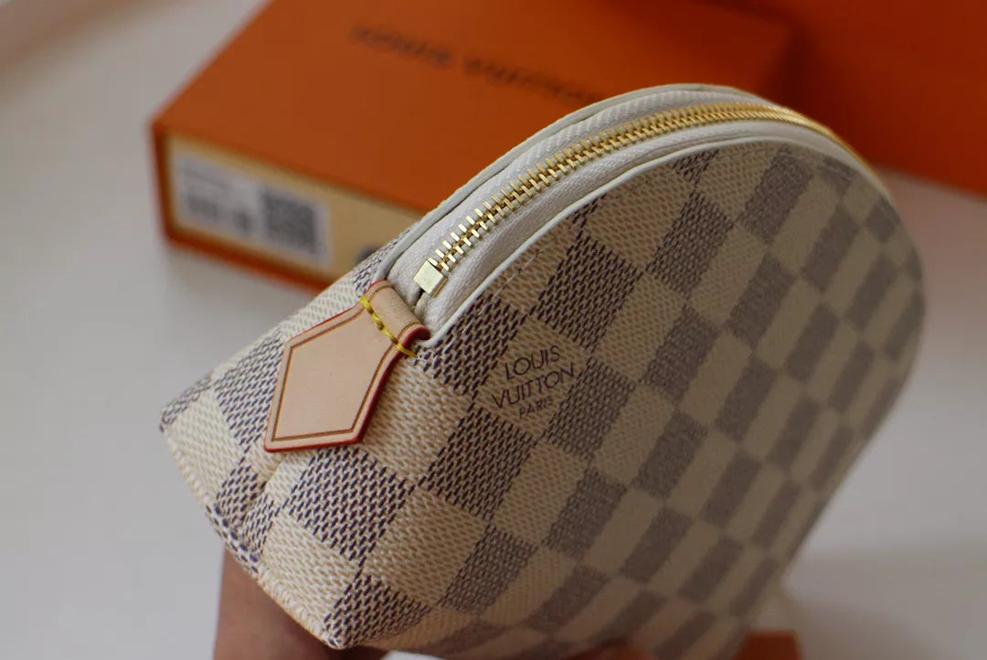 LOUIS VUITTON 17*12*6CM MONOGRAM VANITY BAG