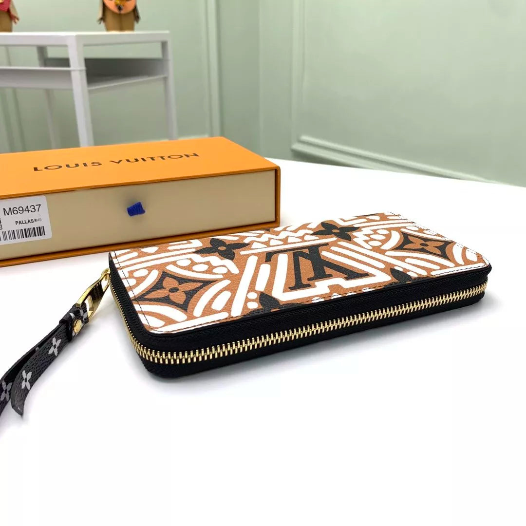 LOUIS VUITTON 19.5 X 10.5 X 2.5 CM CRAFTI'S "SPECIAL EDITION" GIBBY WALLET BAG