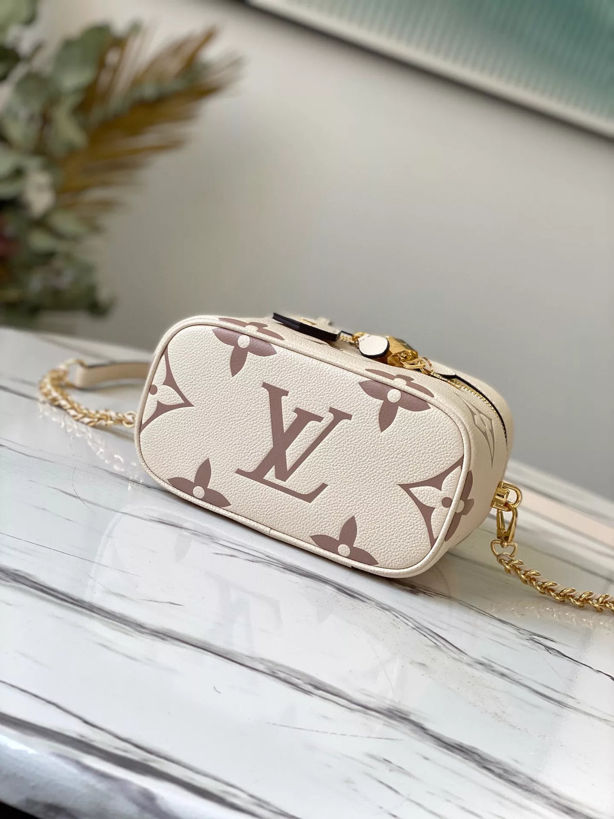 LOUIS VUITTON 19 X 13 X 11CM MONOGRAM NICE VANITY