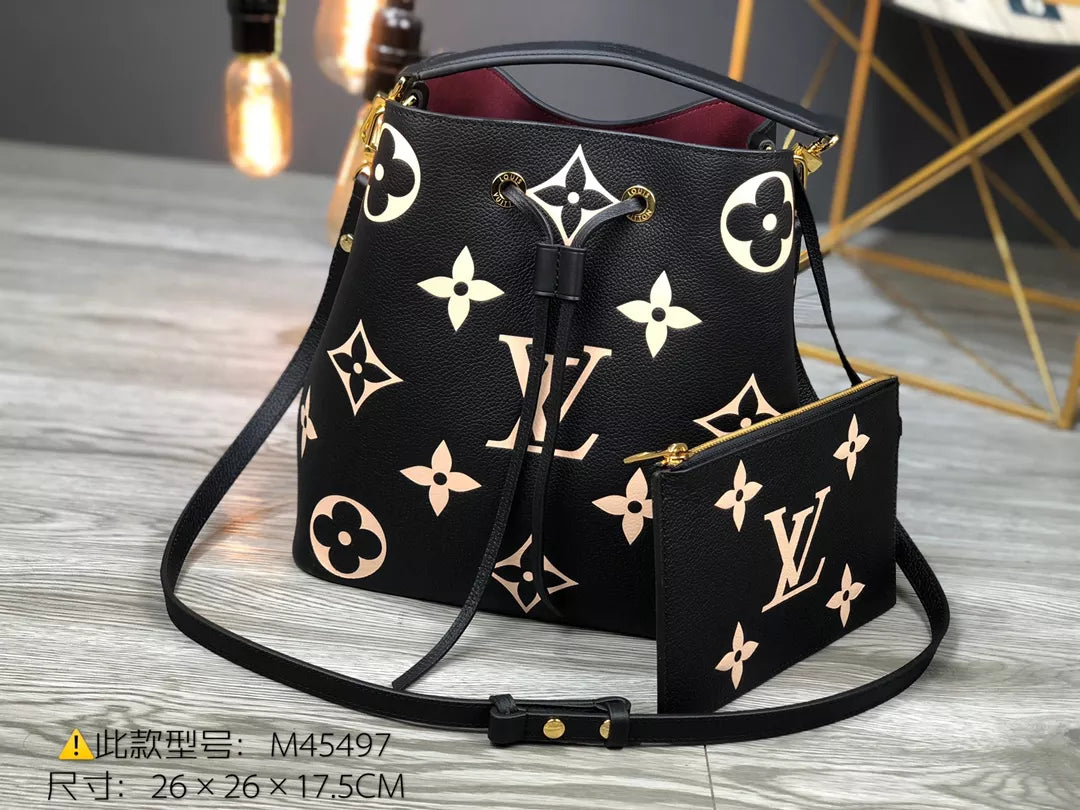 LOUIS VUITTON 26.0 X 26.0 X 17.5CM BB MONOGRAM GIANT
