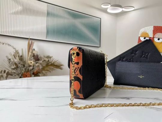 LOUIS VUITTON  21.0 X 12.0 X 3.0CM WILD AT HEART POCHETTE FÉLICIE MONOGRAM EMPREINTE