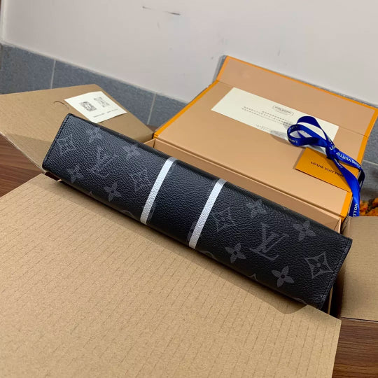 LOUIS VUITTON 27×20×3CM POCHETTE VOYAGE
