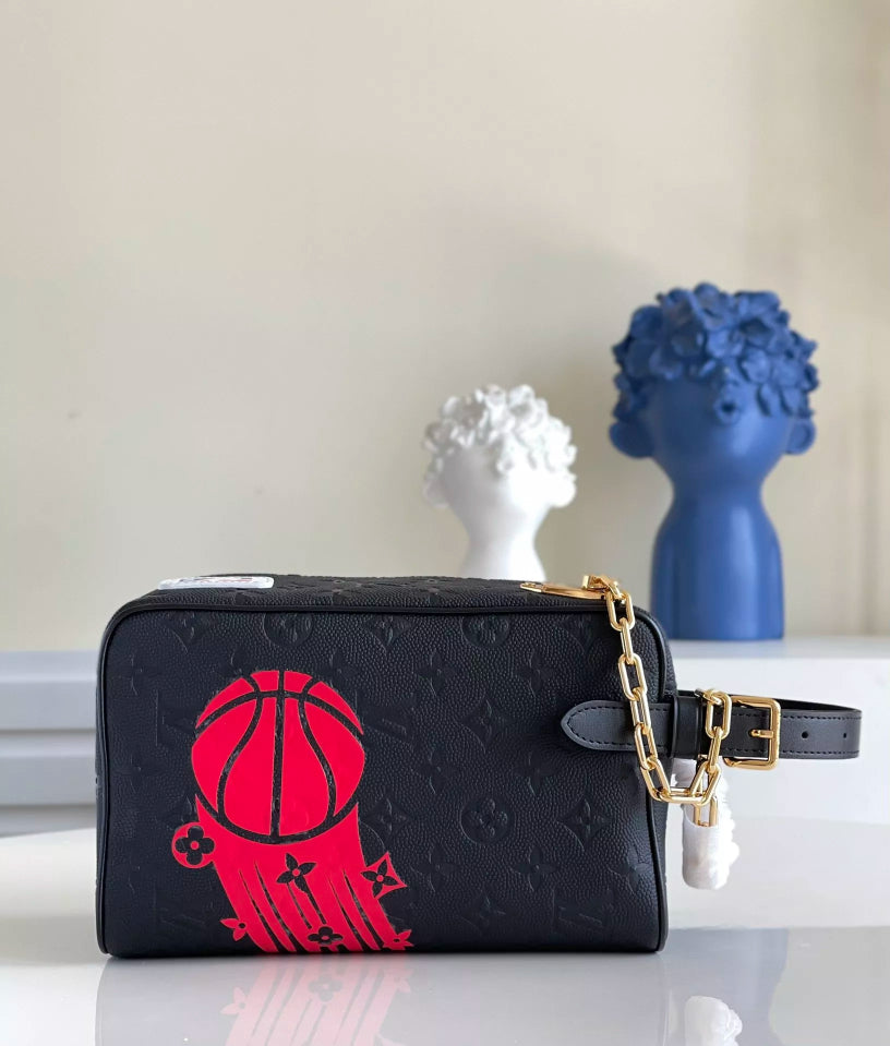 LOUIS VUITTON 15 X 24 X 15CM CLOAKROOM DOPP KIT LVXNBA SEASON 2