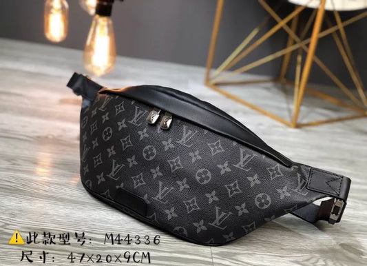 LOUIS VUITTON 47×20×9CM DISCOVERY BAG