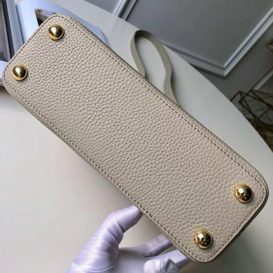 LOUIS VUITTON 27.0 X 18.0 X 9.0 CM 31.5 X 20.0 X 11.0 CM CAPUCINES BB BAG