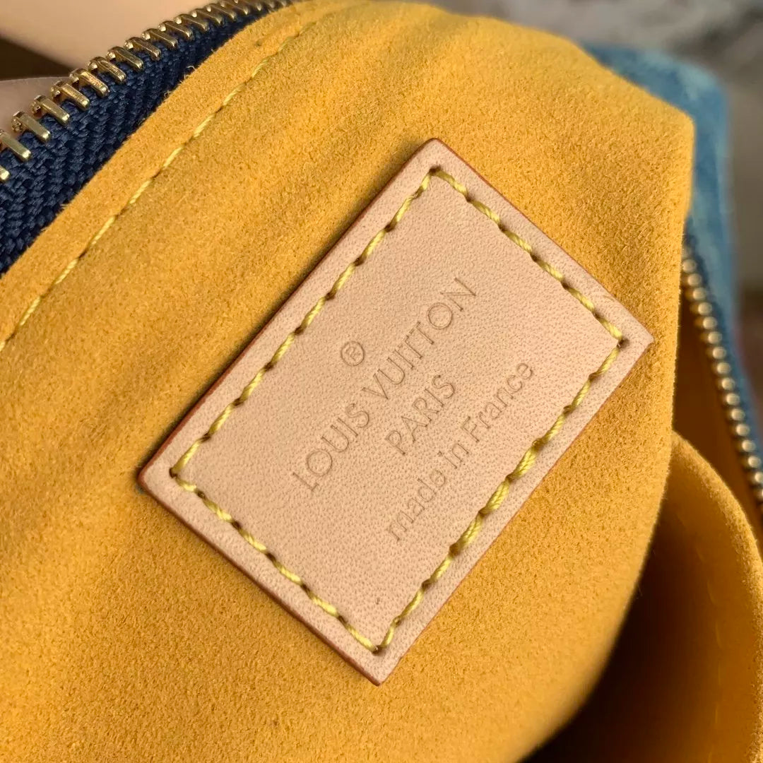LOUIS VUITTON 30*10*19CM MEDIEVAL, DENIM