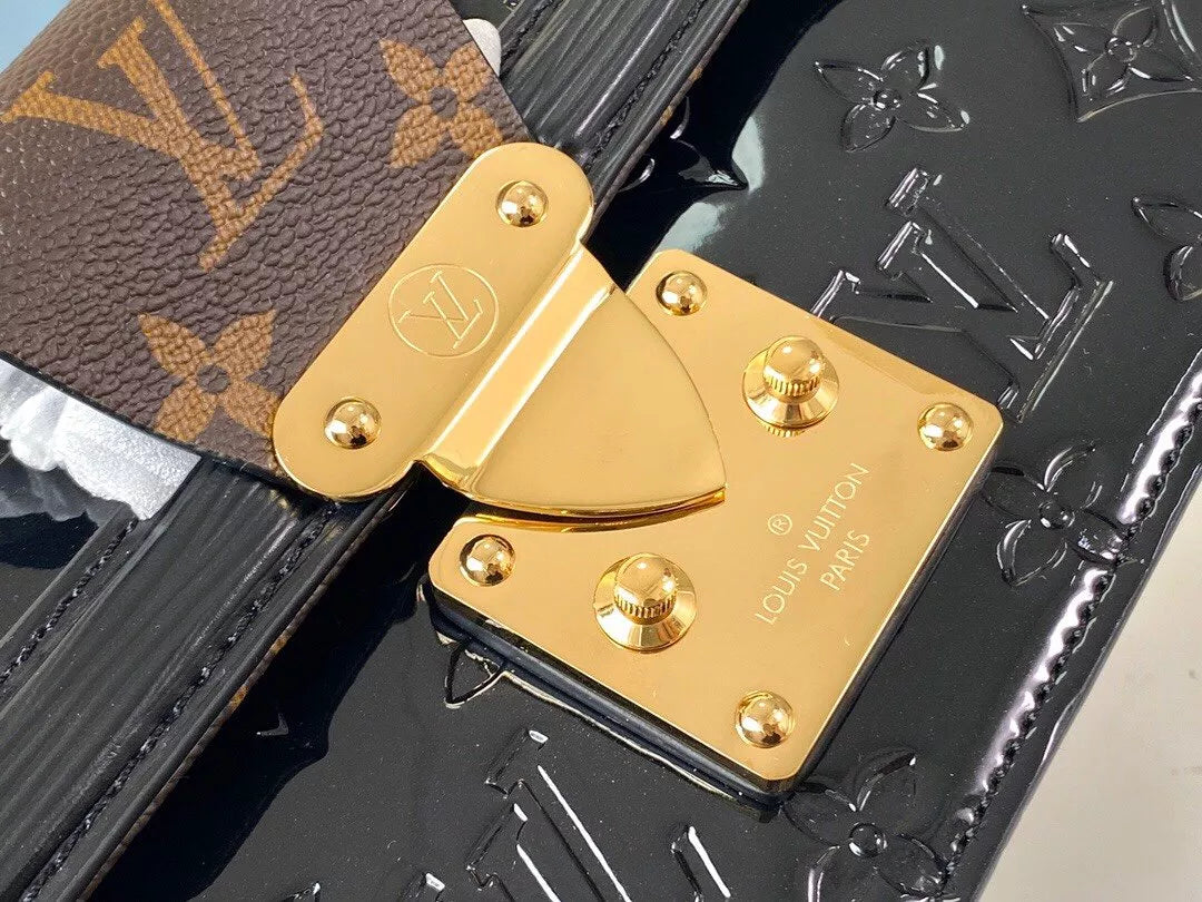 LOUIS VUITTON 21.0 X 14.0 X 9.0 CM WYNWOOD HANDBAG, MONOGRAM VERNIS PATENT LEATHER + MONOGRAM CANVAS