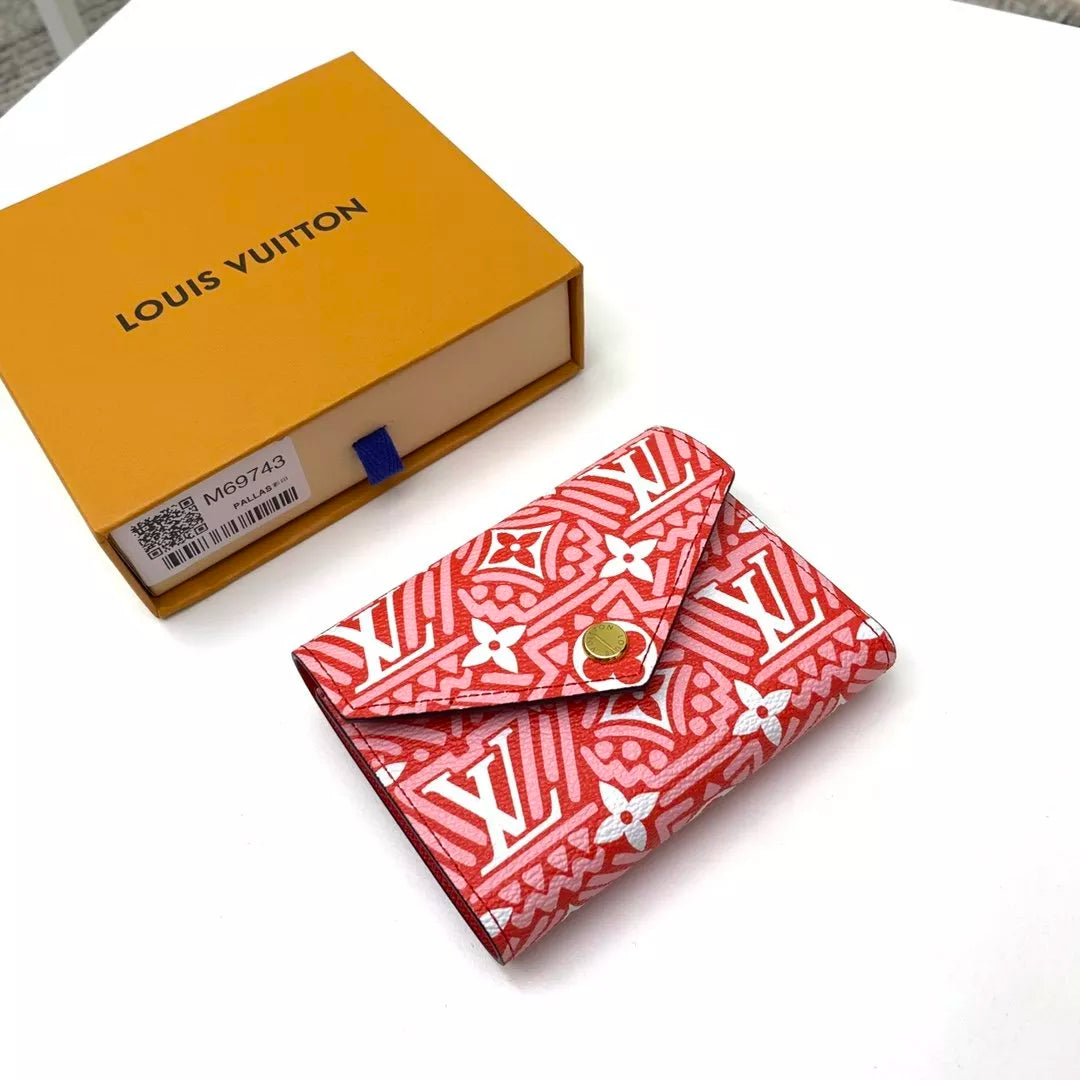 LOUIS VUITTON 12.0 X 9.5 X 1.5 CM CRAFTY VICTORINE BAG