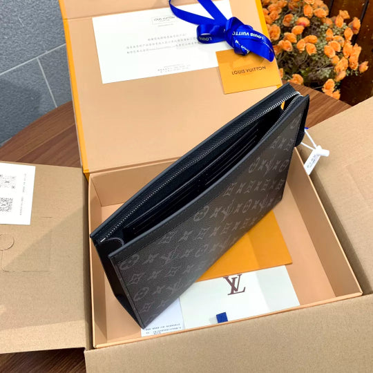 LOUIS VUITTON 26X20X5CM MONOGRAM ECLIPSE