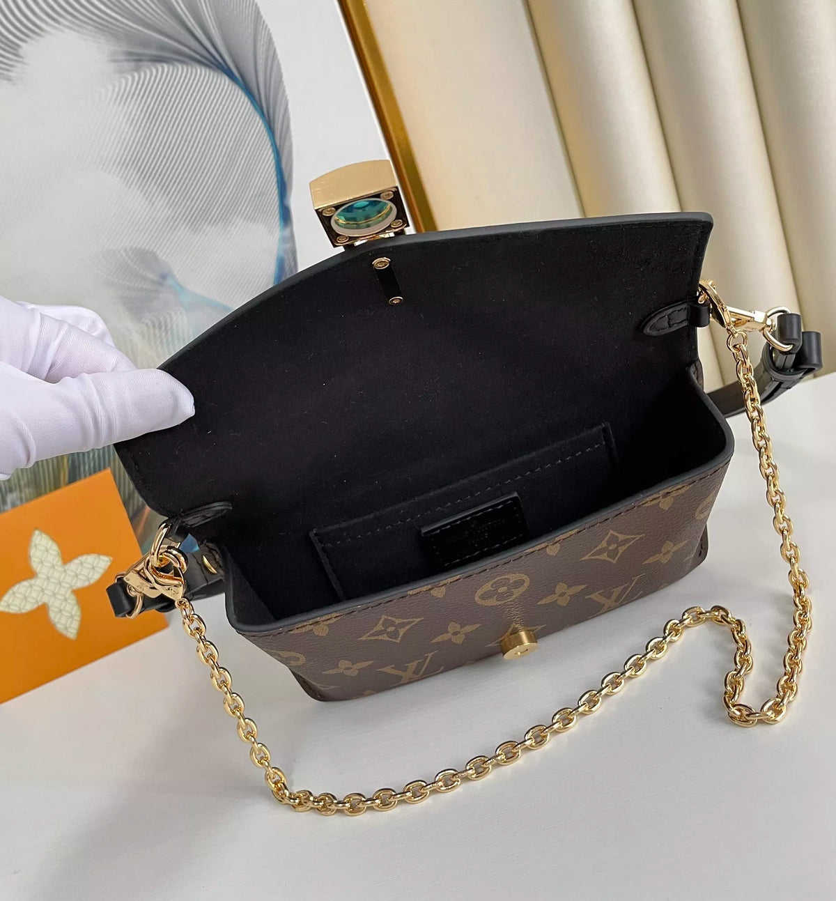 LOUIS VUITTON 19*11*3CM PADLOCK ON STRAP LOCK BAG
